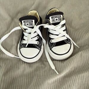 Converse Kids Black and White Sneakers Toddler Size 4